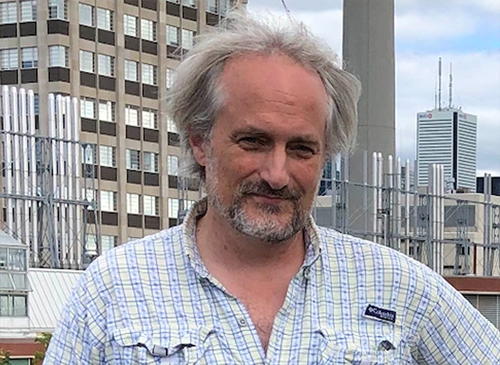 Cropped portrait of Sean Thomas