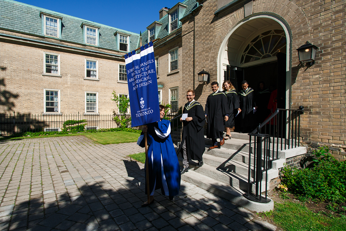 graduates at convocation 2018