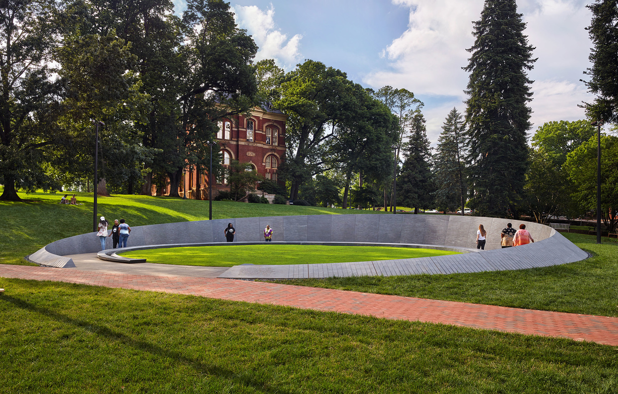 howeler and yoon image of the memorial to enslaved laborers at the university of virginia