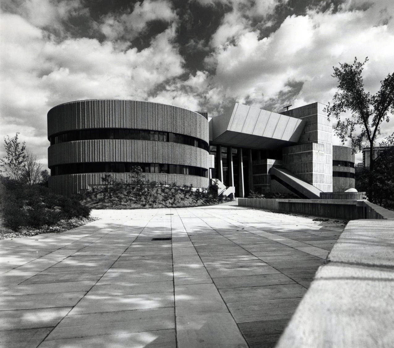Ontario Science Centre by Moriyama & Teshima Architects.