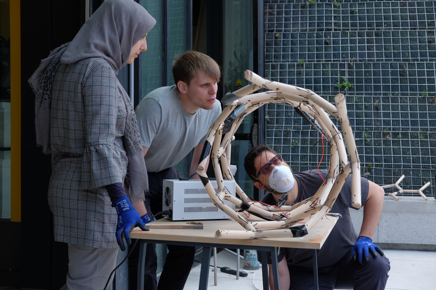 Students building model